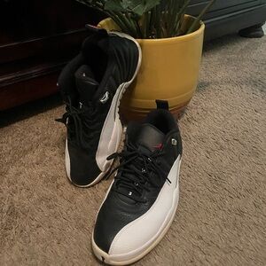 Jordan’s Men's Black and White
